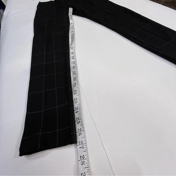 Ellen Tracy Black & white large Plaid pattern skinny pants size small - Picture 3 of 8